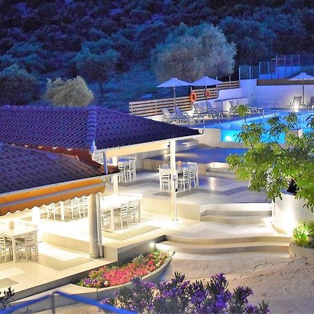 פוטוס Studios Apartments Irini Patira מראה חיצוני תמונה